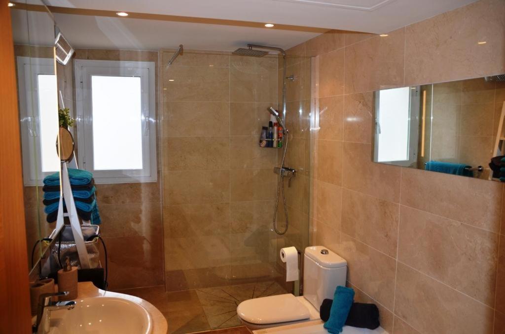 오옌 Penthouse Mit Privatem Jacuzzi In Marbella - La Mairena 아파트 외부 사진