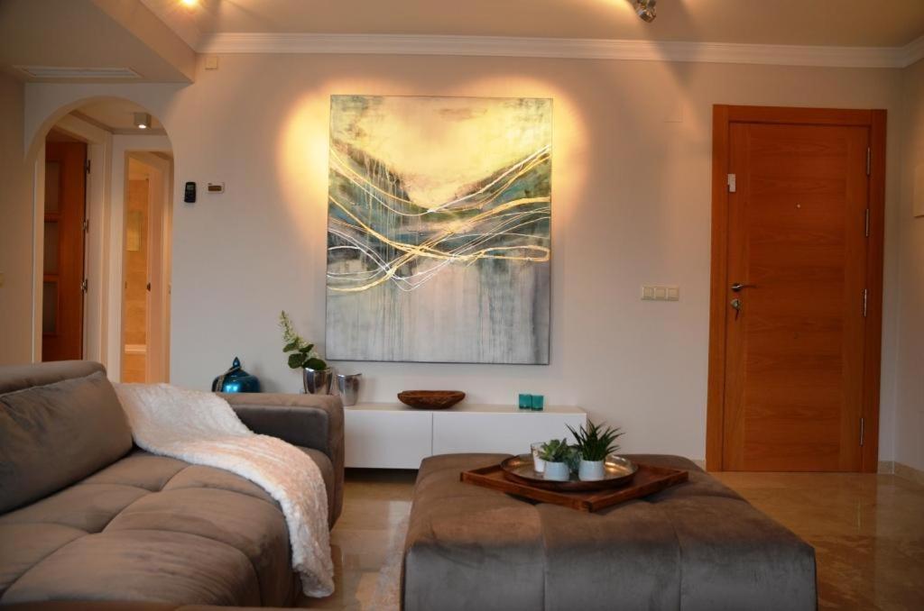 오옌 Penthouse Mit Privatem Jacuzzi In Marbella - La Mairena 아파트 외부 사진
