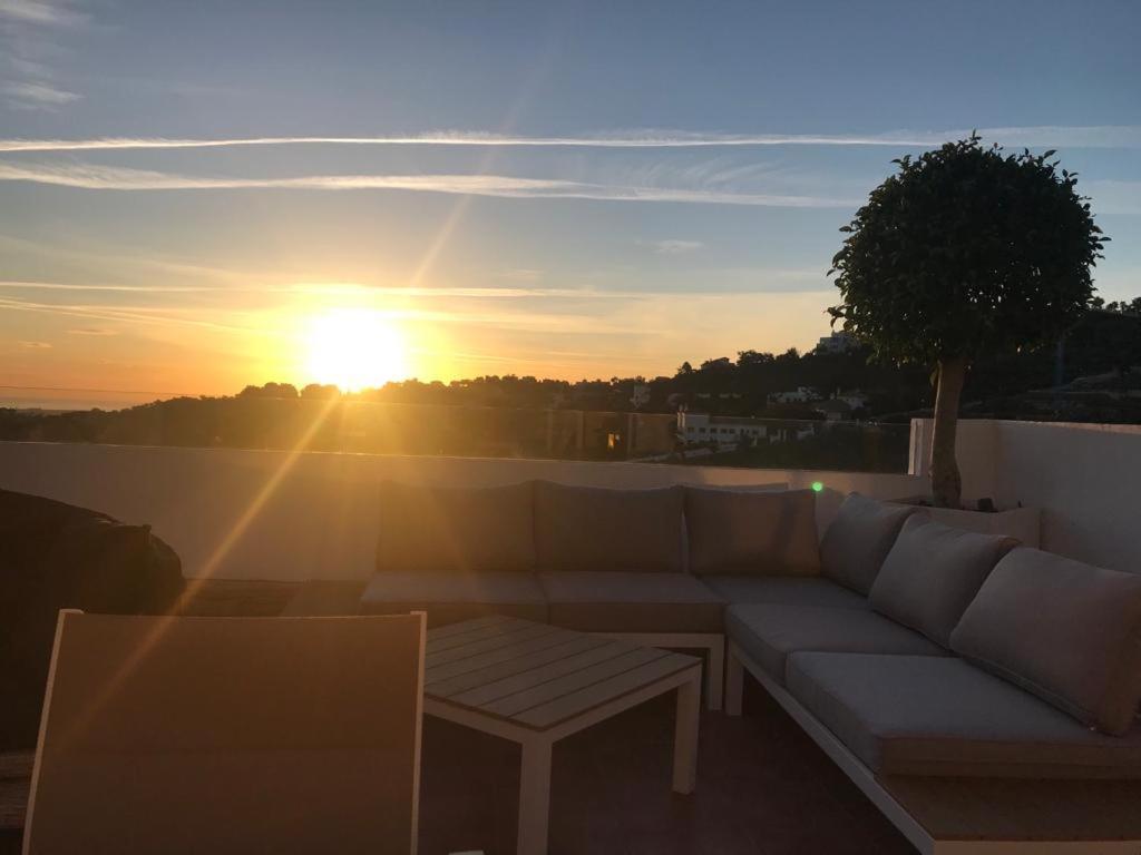 오옌 Penthouse Mit Privatem Jacuzzi In Marbella - La Mairena 아파트 외부 사진